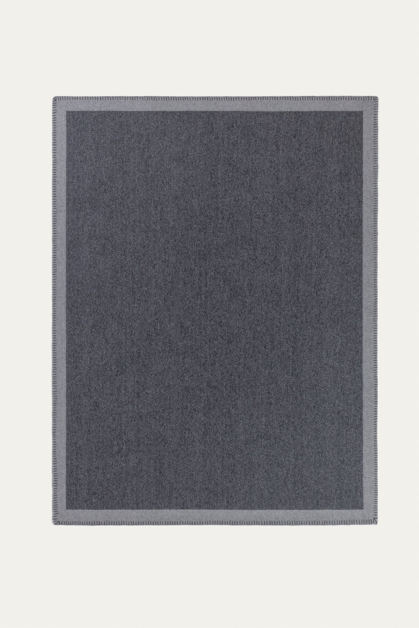 London Throw - Light Gray / Charcoal