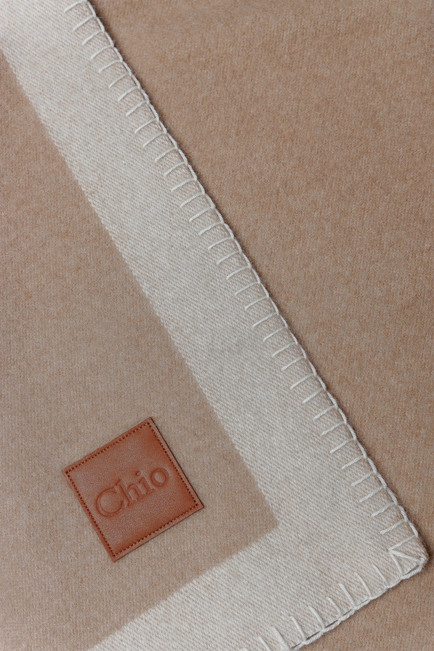 London Throw - Light Tan / Ivory