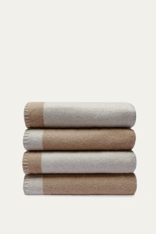 London Throw - Light Tan / Ivory